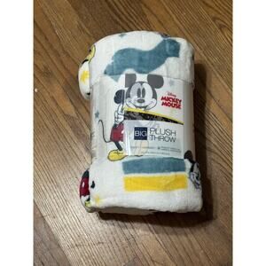 Disney Mickey Mouse Plush Throw The Big One Supersoft 5' x‎ 6' Brand New